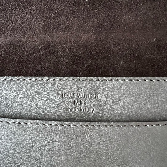 [Authentic] LOUIS VUITTON | CHAIN LOUIS GM CALFSKIN GRANIT - Picture 4 of 14